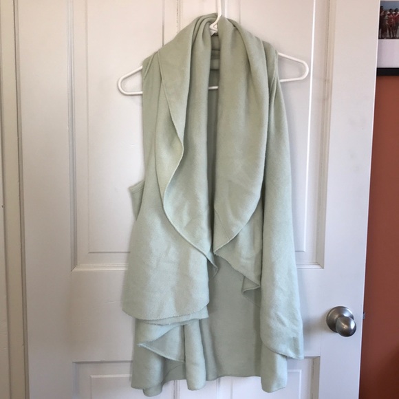 Look by m basic shawl vest in light green - Picture 2 of 3